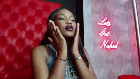 Snapshot of crystalbrooke3x chatting on 01.18.25 Crystal online show from 01.18.25