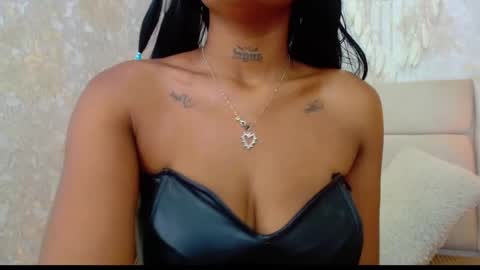 Snapshot of crystalbrooke3x chatting on 09.17.25 Crystal online show from 09.17.25