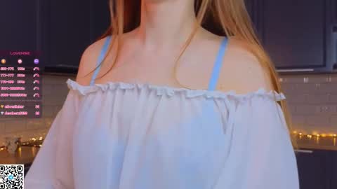 Snapshot of crystaldiva01 chatting on 02.26.26 Diva online show from 02.26.26