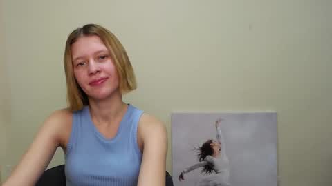 Snapshot of crystalgirl__ chatting on 12.03.24 Stella online show from 12.03.24