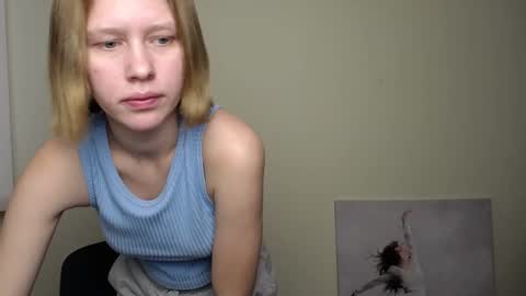 Snapshot of crystalgirl__ chatting on 12.05.24 Stella online show from 12.05.24