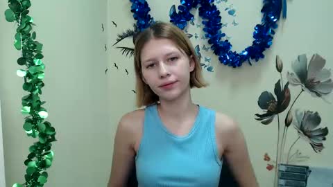 Snapshot of crystalgirl__ chatting on 12.21.24 Stella online show from 12.21.24