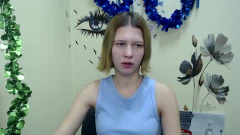 Snapshot of crystalgirl__ chatting on 12.21.24 Stella online show from 12.21.24