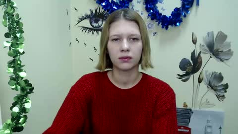 Snapshot of crystalgirl__ chatting on 12.22.24 Stella online show from 12.22.24