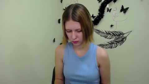 Snapshot of crystalgirl__ chatting on 12.22.24 Stella online show from 12.22.24