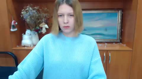 Snapshot of crystalgirl__ chatting on 01.17.25 Stella online show from 01.17.25