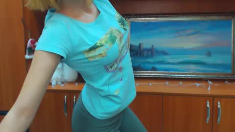 Snapshot of crystalgirl__ chatting on 01.25.25 Stella online show from 01.25.25