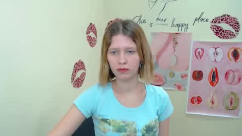 Snapshot of crystalgirl__ chatting on 02.15.25 Stella online show from 02.15.25