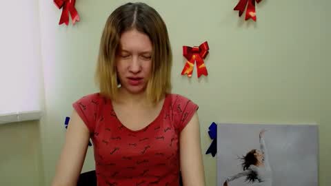 Snapshot of crystalgirl__ chatting on 03.06.25 Stella online show from 03.06.25