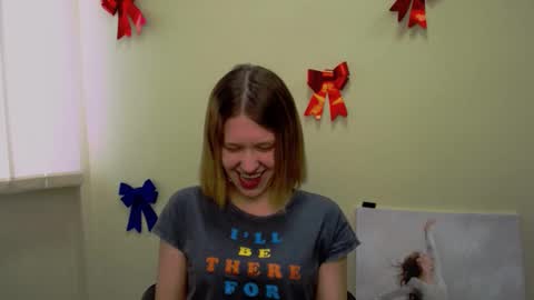 Snapshot of crystalgirl__ chatting on 03.07.25 Stella online show from 03.07.25