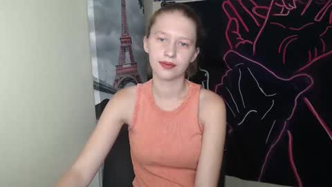 Snapshot of crystalgirl__ chatting on 09.19.25 Stella online show from 09.19.25