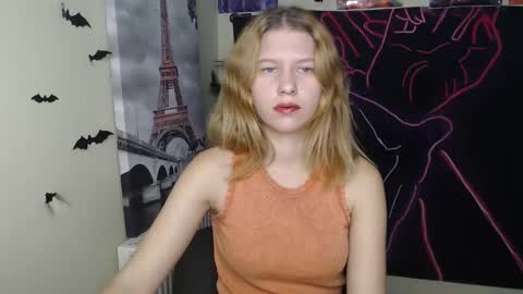 Snapshot of crystalgirl__ chatting on 11.03.25 Stella online show from 11.03.25