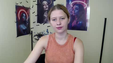 Snapshot of crystalgirl__ chatting on 11.06.25 Stella online show from 11.06.25