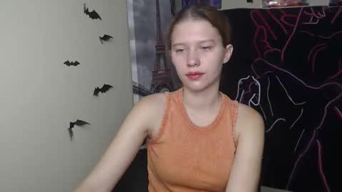 Snapshot of crystalgirl__ chatting on 11.08.25 Stella online show from 11.08.25