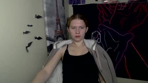 Snapshot of crystalgirl__ chatting on 11.13.25 Stella online show from 11.13.25