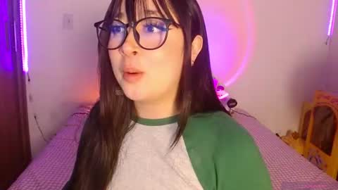 Snapshot of crystalitesq chatting on 06.14.26 Olivia online show from 06.14.26