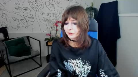 crystallbloom online show from 09.30.25