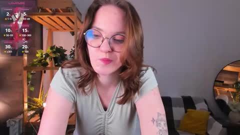 Snapshot of crystallglow chatting on 02.17.26 Kitty online show from 02.17.26