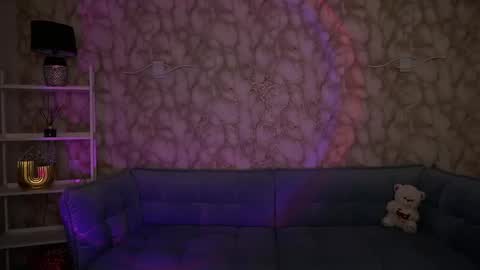 crystallpaws_ online show from 04.12.26