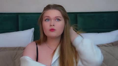 Crystal online show from 11.17.25