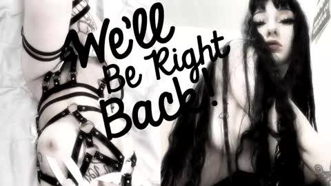 Sasha    Make me moan with patterns   good music here  online show from 12.21.25