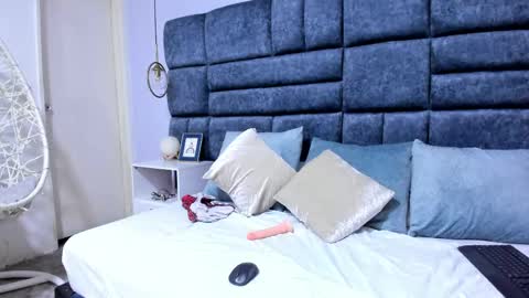 Crystal online show from 04.12.26