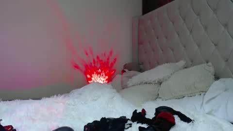 Snapshot of crystalsweet2000 chatting on 12.20.24 MissCrystal online show from 12.20.24