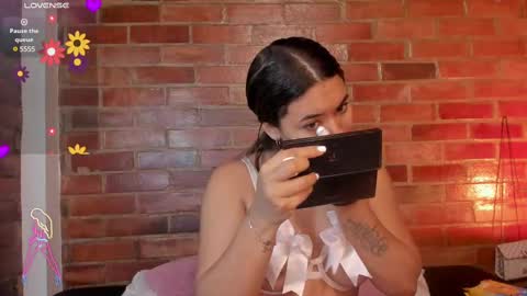 Soy Crystal online show from 03.04.25