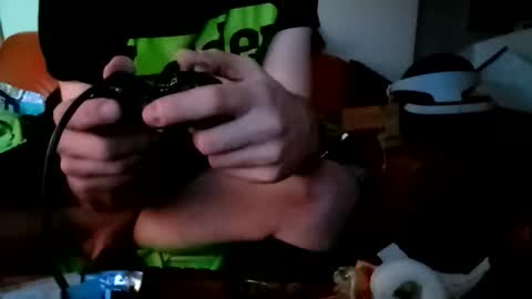 Snapshot of crystelweed chatting on 10.13.25 crystelweed online show from 10.13.25