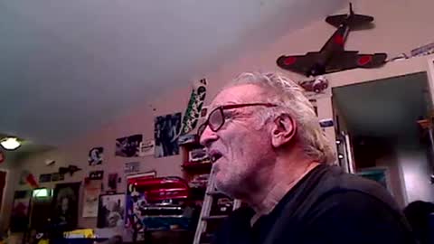 Snapshot of cuckingfunt chatting on 09.19.25 cuckingfunt online show from 09.19.25