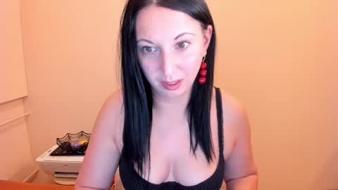 Snapshot of cuckqueenxxl chatting on 02.16.25 HELEN online show from 02.16.25