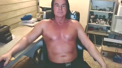 Yup... kinda old but Stop in and say hello online show from 05.17.26