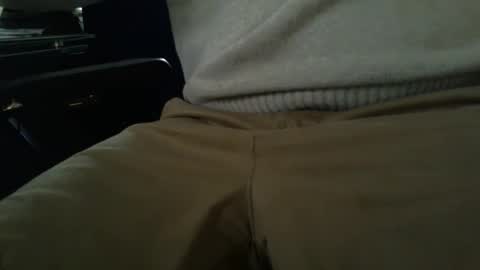 Snapshot of cuddlebeardeluxe chatting on 12.01.25 cuddlebeardeluxe online show from 12.01.25