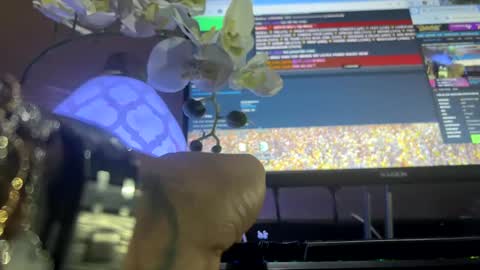 im KIM new girl to spoil online show from 02.05.25