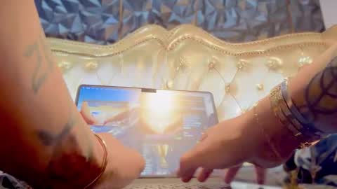 im KIM new girl to spoil online show from 10.04.25