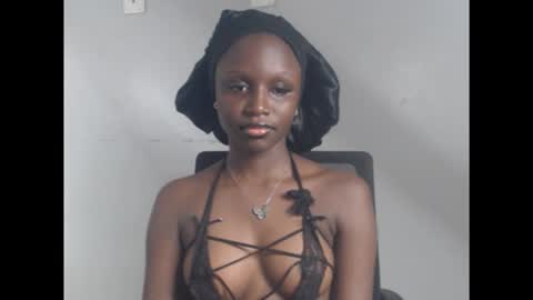 Snapshot of cum_ebony_xsecret chatting on 12.04.25 sophie online show from 12.04.25