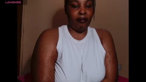 Snapshot of cumfordaddy111 chatting on 06.19.26 Sweet mona online show from 06.19.26