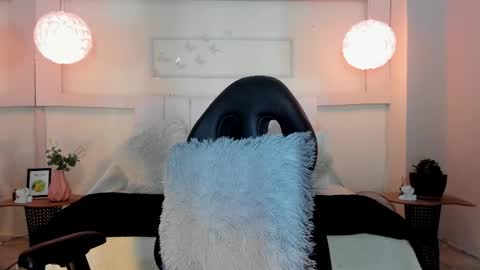 Cumming Loving online show from 02.25.26