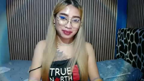 Snapshot of cummloverxx chatting on 02.27.25 cummloverxx online show from 02.27.25