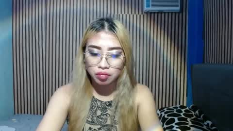 Snapshot of cummloverxx chatting on 03.01.25 cummloverxx online show from 03.01.25