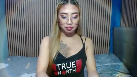 Snapshot of cummloverxx chatting on 03.05.25 cummloverxx online show from 03.05.25