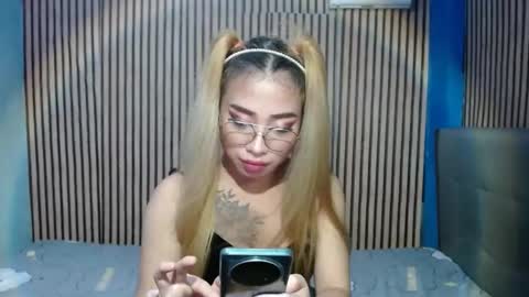 Snapshot of cummloverxx chatting on 03.05.25 cummloverxx online show from 03.05.25