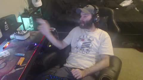 Snapshot of cumslinger2003 chatting on 01.20.25 cumslinger2003 online show from 01.20.25