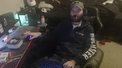 Snapshot of cumslinger2003 chatting on 01.22.25 cumslinger2003 online show from 01.22.25