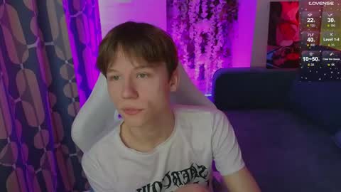 Snapshot of cumte_boy chatting on 06.08.26 cumte_boy online show from 06.08.26