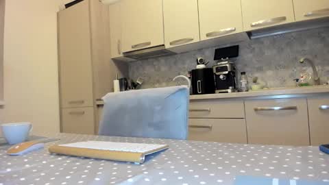 Snapshot of cuplu29 chatting on 12.21.25 maria alex online show from 12.21.25