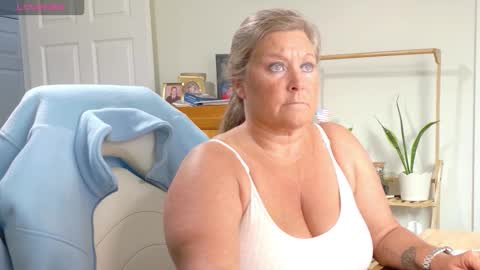 curious couple online show from 02.11.26