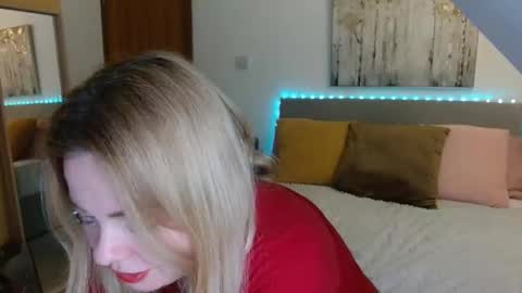 FREE Instagram dancingneighbour online show from 02.28.26