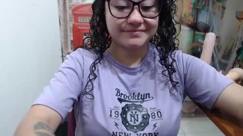 Snapshot of curly_greeneyed chatting on 10.16.25 Vannesa online show from 10.16.25