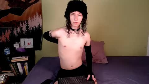 Snapshot of curlyytwink chatting on 01.25.25 Noah online show from 01.25.25